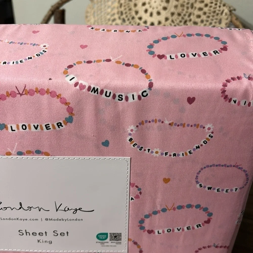 LAST SET! NEW! LONDON KAYE SWIFTY PINK FRIENDSHIP BRACELET KING SIZE SHEET SET
